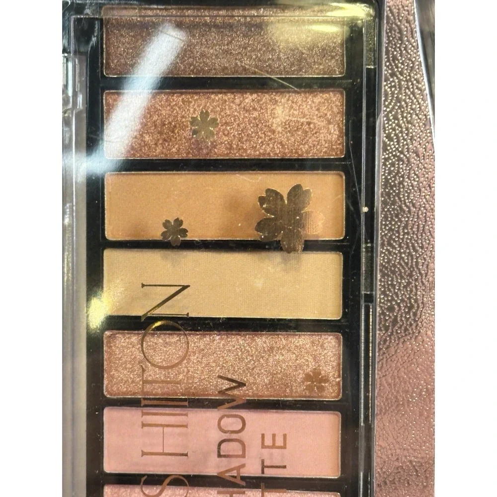 Paris Hilton Timeless Beauty Essential Makeup Set Eyeshadow Palette Mascara